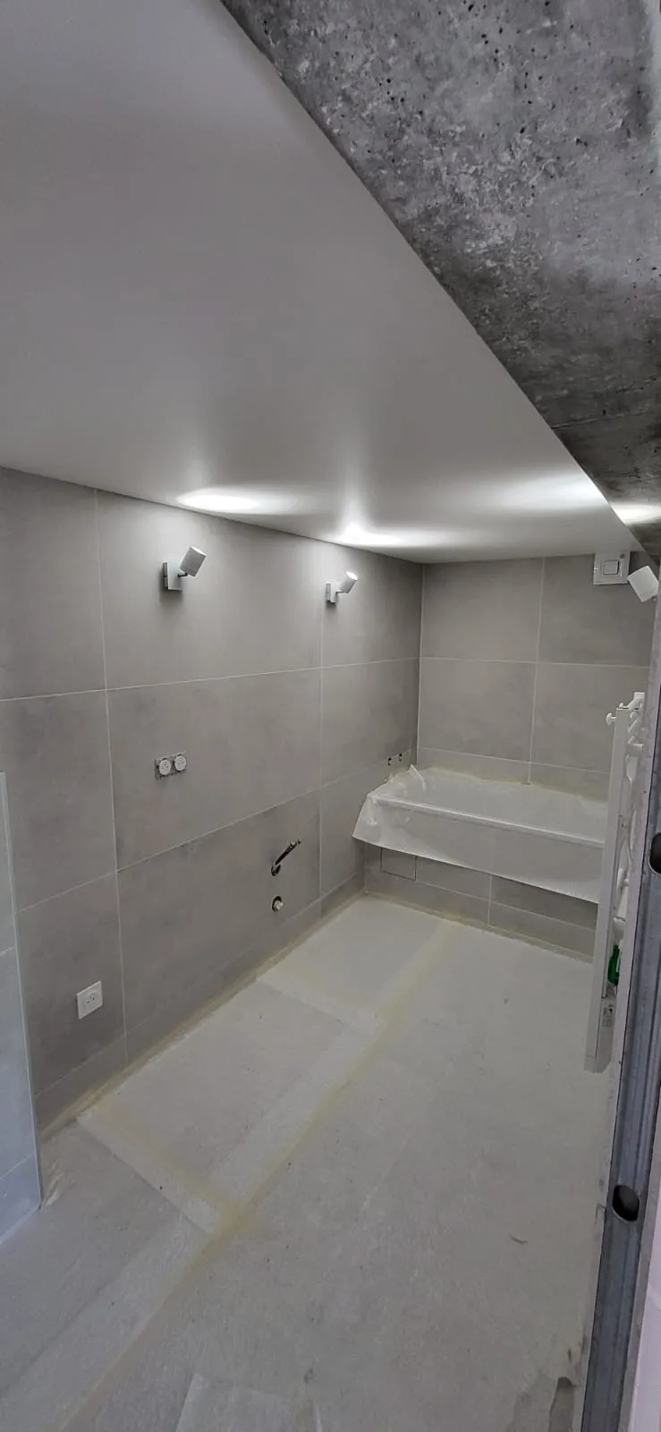 plafond tendu salle de bain